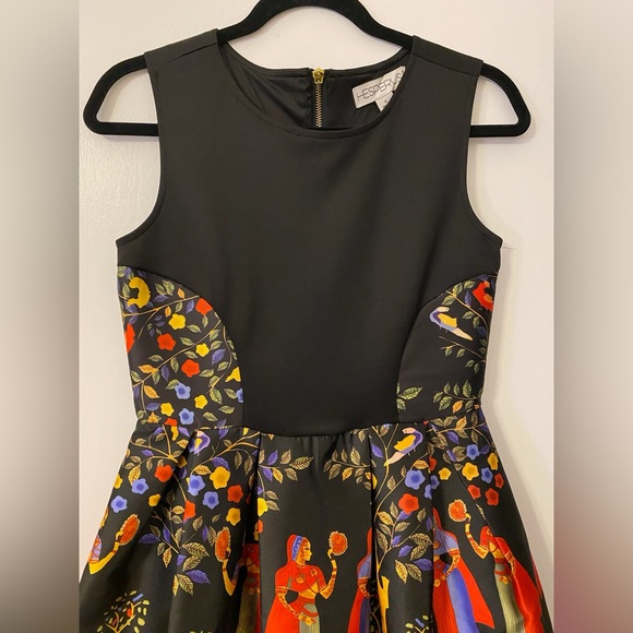 Elegant Colorful Egyptian print Midi dress - Picture 6 of 9